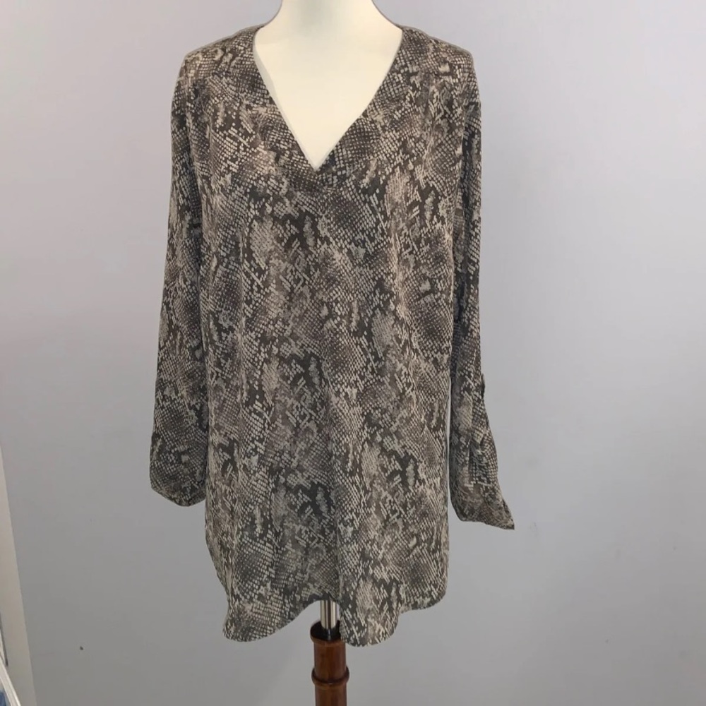 motherhood Maternity size medium blouse